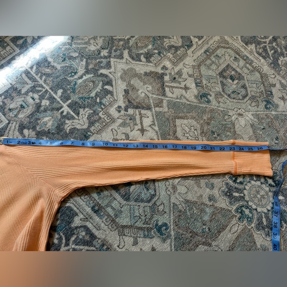 Aerie Women’s Long Sleeve Henley T-Shirt Buttons Peach Orange Size Medium - Picture 12 of 12